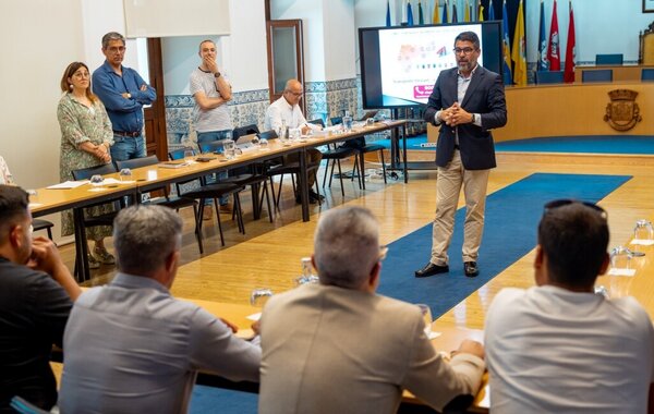 imagem reunião com taxistas