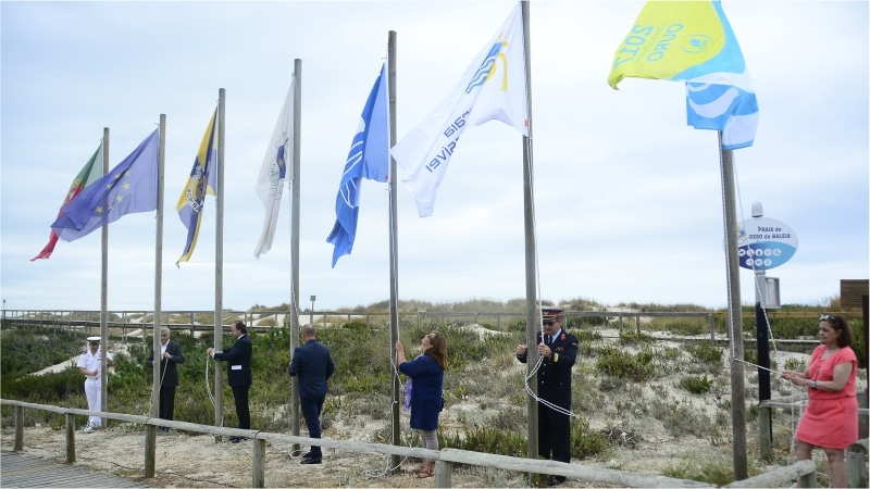 atribuição da bandeira azul à Praia do Osso da Baleia pelo 15º ano consecutivo