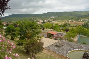 vista sobre os jardins e a Serra de Sicó